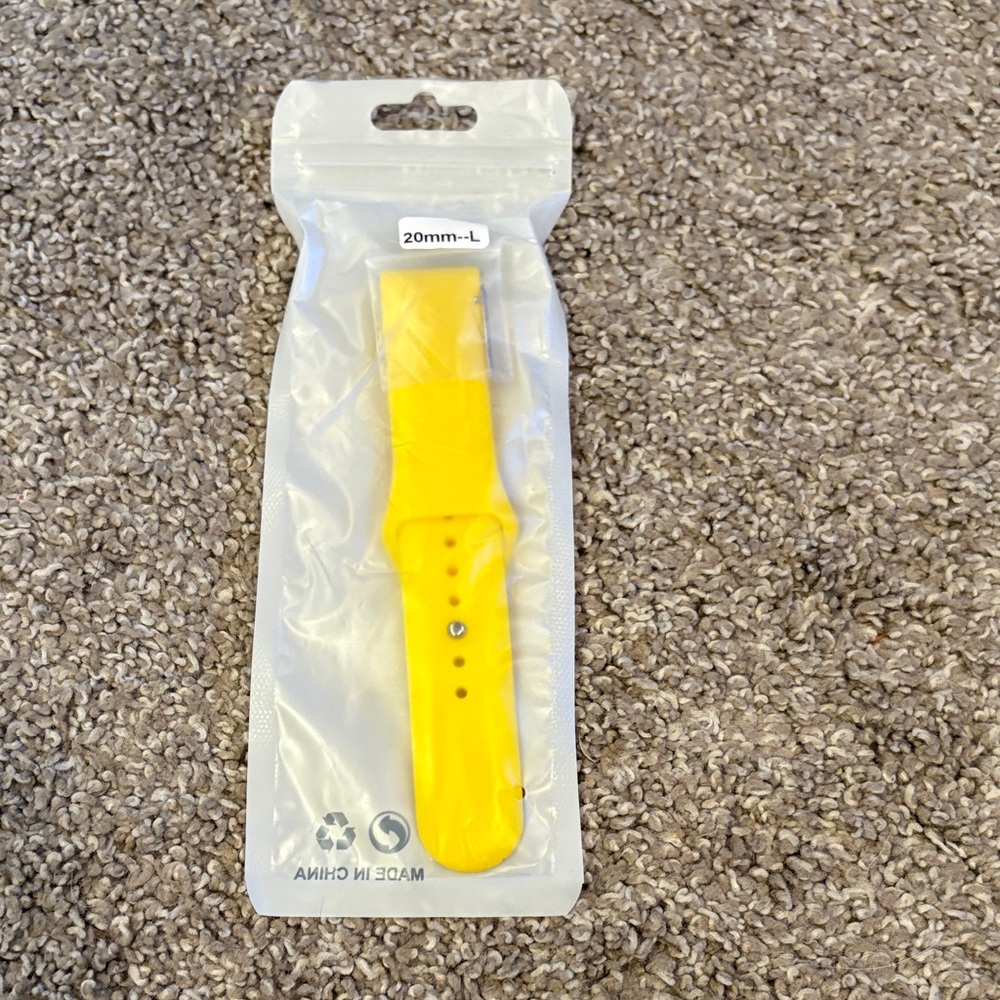 Yellow Silicone Replacement Wristband for 20mm Devices